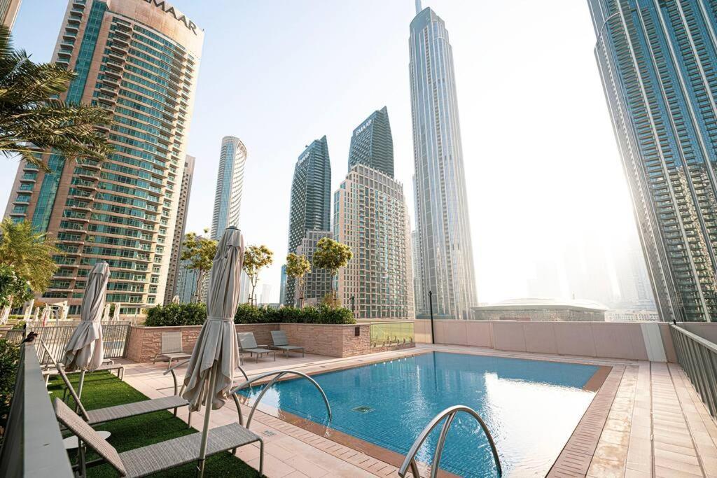 Downtown Sky High Luxury I And Sea Views I Opp Mall Burj Khalifa * دبي