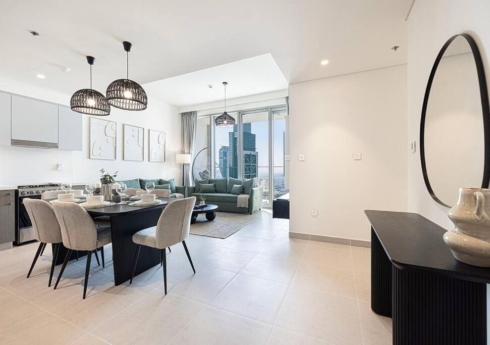 Downtown Sky High Luxury I And Sea Views I Opp Mall Burj Khalifa Апартаменти