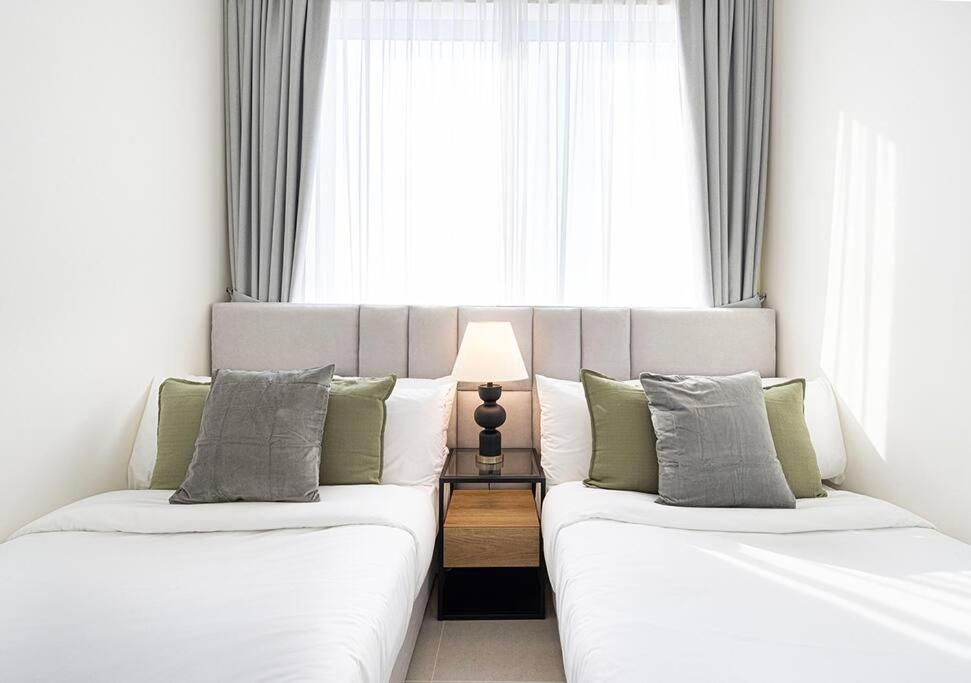 Апартаменти Downtown Sky High Luxury I And Sea Views I Opp Mall Burj Khalifa *