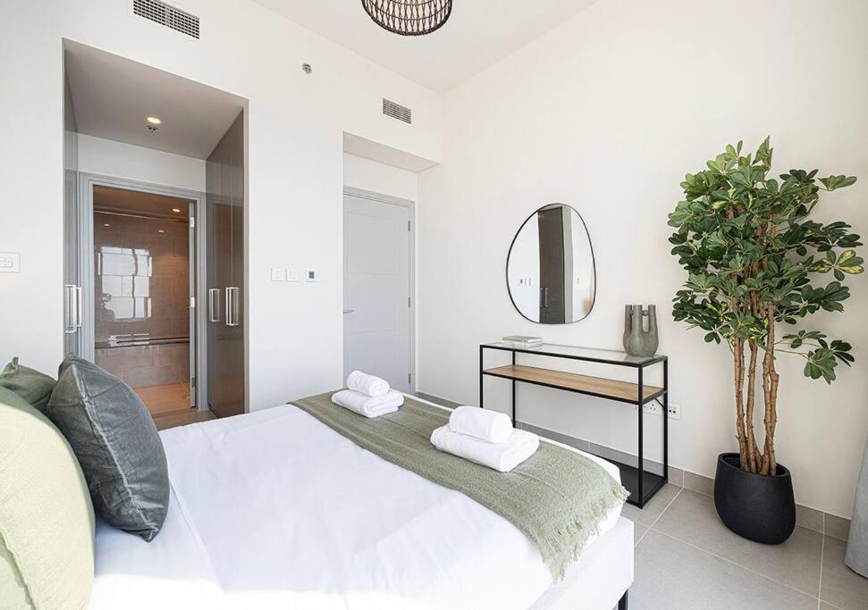 Downtown Sky High Luxury I And Sea Views I Opp Mall Burj Khalifa Апартаменти *