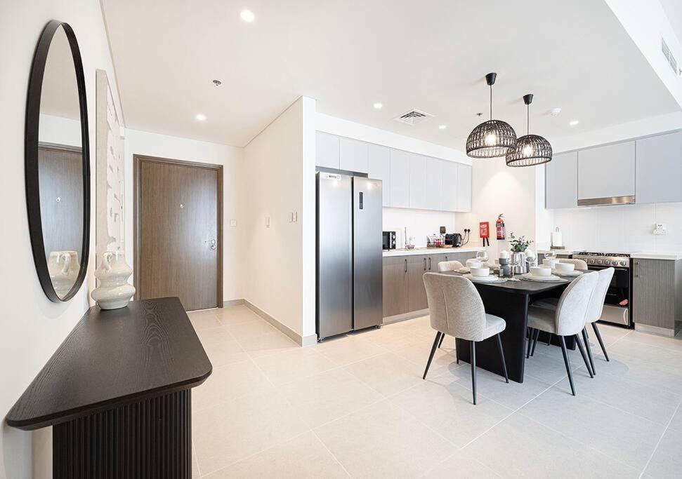 Downtown Sky High Luxury I And Sea Views I Opp Mall Burj Khalifa Апартаменти Дубай