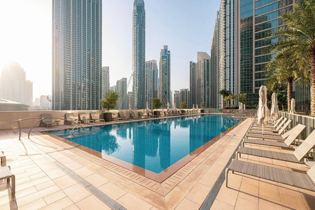 Апартаменти Downtown Sky High Luxury I And Sea Views I Opp Mall Burj Khalifa *