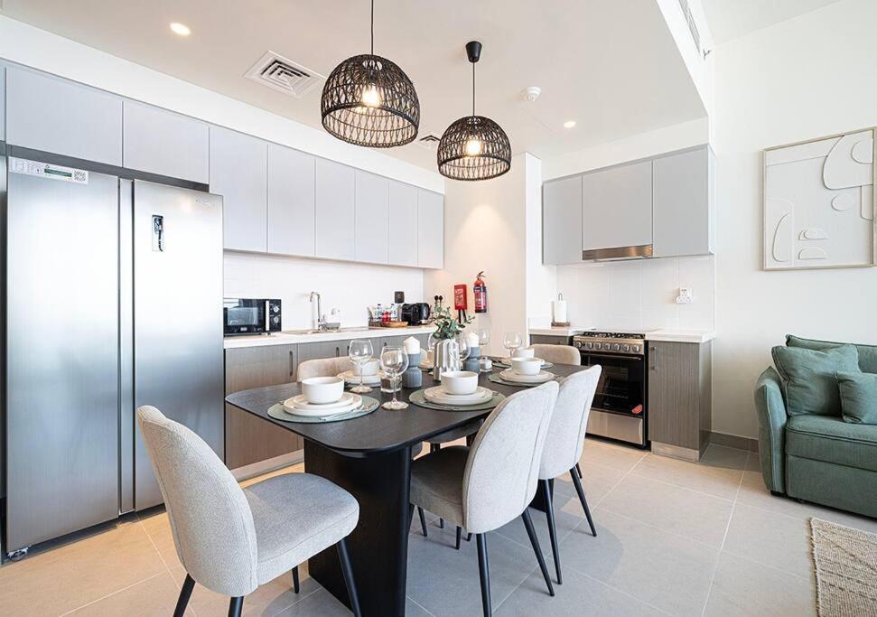 Downtown Sky High Luxury I And Sea Views I Opp Mall Burj Khalifa Апартаменти Дубай