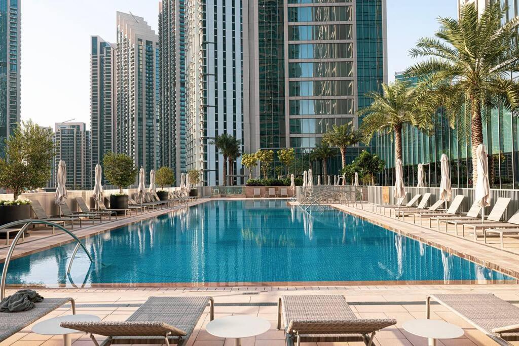 Downtown Sky High Luxury I And Sea Views I Opp Mall Burj Khalifa *